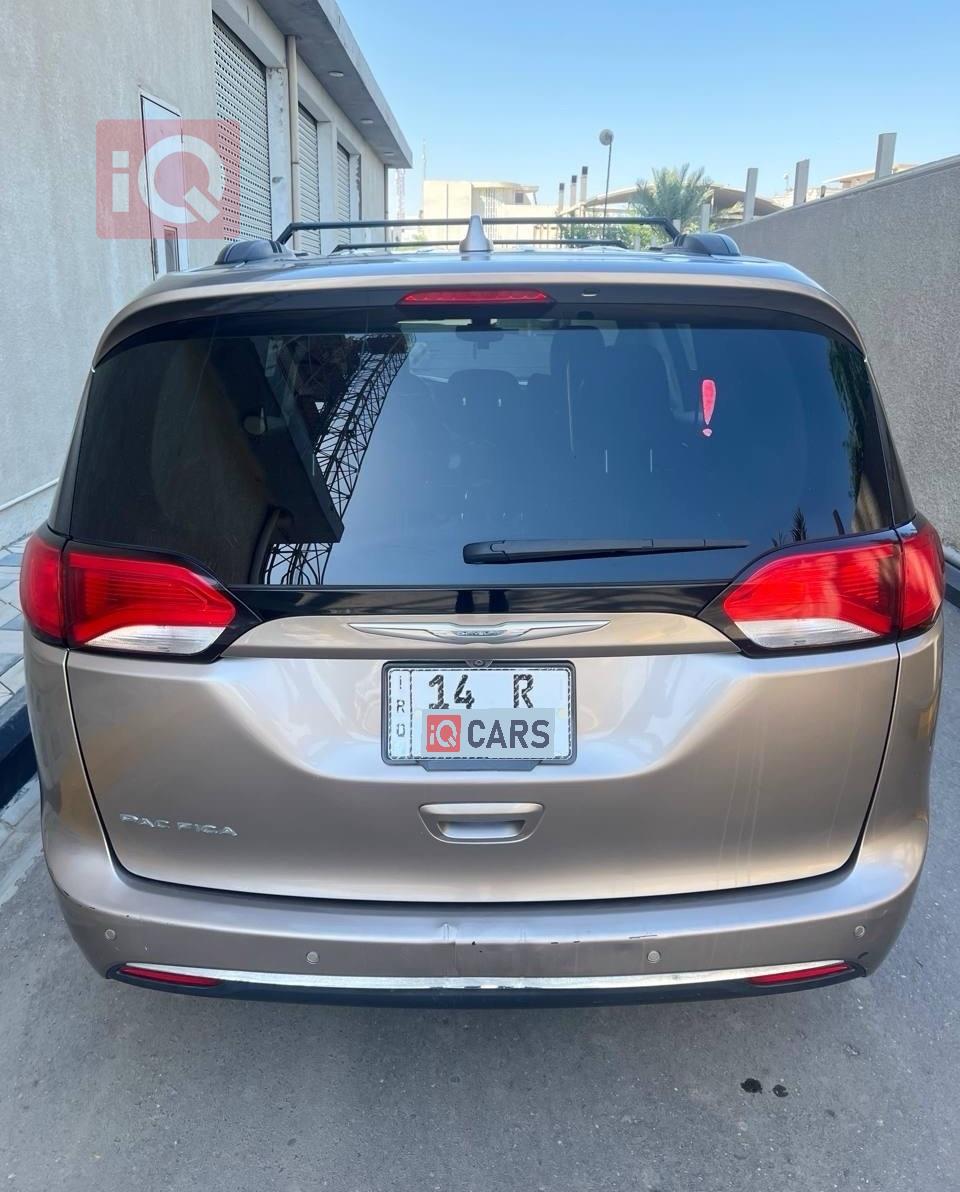 كرايسلر باسيفيكا